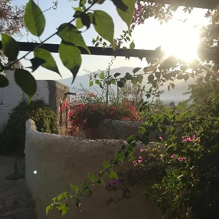 Charming Secluded 2-Bed Cottage In Kayakoy For 4